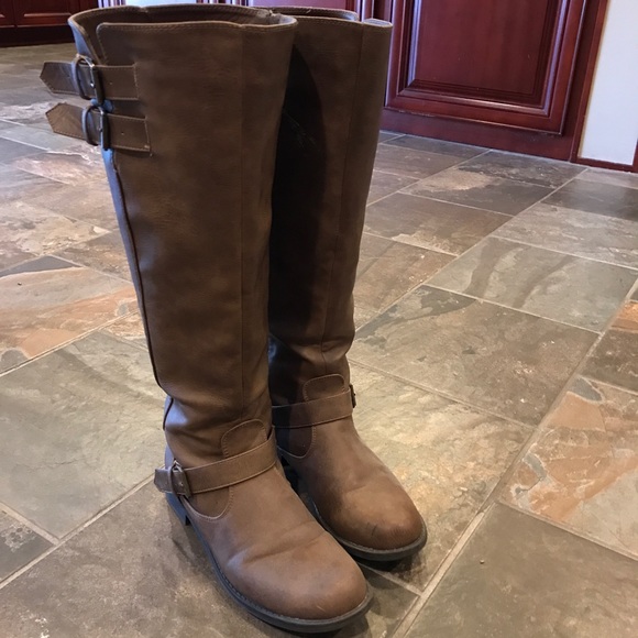 Wide-calf knee-high boots - Picture 6 of 6